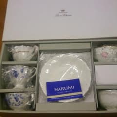 新品未使用 NARUMIカップ＆ソーサー５客setのサムネイル