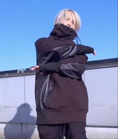 h*7様 スイッチブレード　DRAWSTRING HIGH-NECK パーカー h*7様 スイッチブレード DRAWSTRING HIGH-NECK パーカー - メルカリ