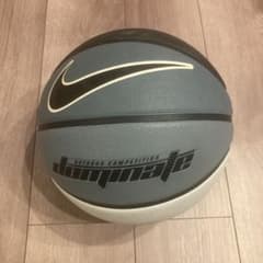 6号サイズのバスケットボールのサムネイル