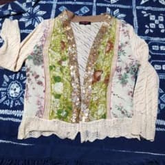 鳥居ユキ　花柄ビーズ装飾カーディガンとタンクトップのセットアップのサムネイル