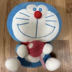 ドラえもん ぬいぐるみ キャンディ持ちのサムネイル