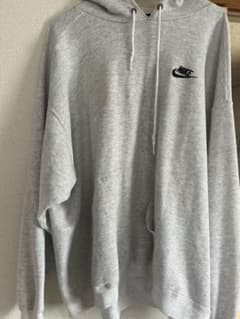 Nike グレー フード付きパーカー　ビックシルエットのサムネイル