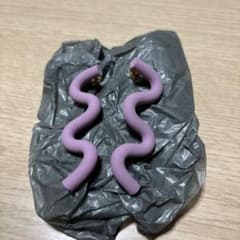 R★様専用　fuaimbonbon 薄紫 波状デザイン ピアスのサムネイル