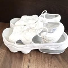 p*n様 NIKE ナイキ エアマックスココ 白 23cm 韓国風 レディースのサムネイル