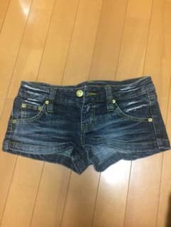 ショートパンツのサムネイル