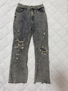 ケミカルウォッシュ ダメージデニムパンツ スリット入り
