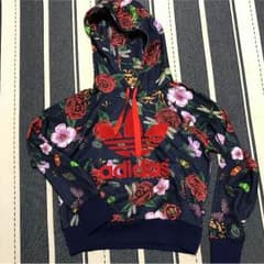 新品 アディダス パーカーのサムネイル