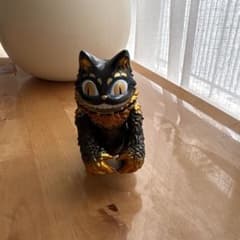 猫 魚 妖怪 フィギュア ソフビ ブラック ゴールドのサムネイル