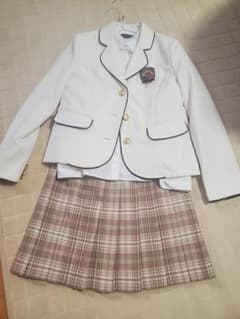 卒業式 女の子 スーツ　150センチのサムネイル