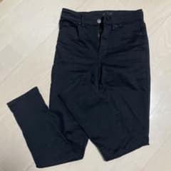 UNIQLO スキニーパンツ 黒のサムネイル
