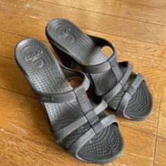nori様専用クロックスサンダルのサムネイル