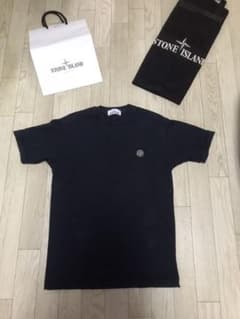 一枚でサマになる！！【STONE ISLAND】半袖Tシャツ　NAVYのサムネイル