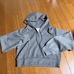 しまむら　FLC ショート丈パーカー