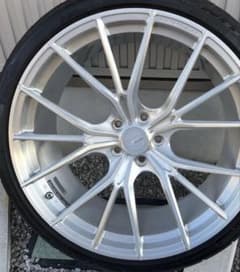 21インチホイールタイヤセット 245/35R21 4本セットアルファード30系のサムネイル