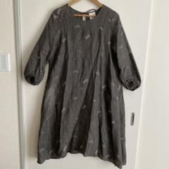 MINÄ PERHENEN LAUNDRY 水色刺繍ワンピース MINÄ PERHENEN LAUNDRY グレー刺繍ワンピース - メルカリ