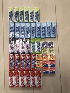 ハイチュウ32個　フーセンガム12個のサムネイル