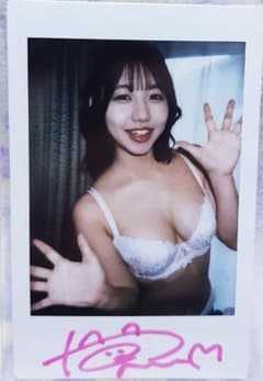 超絶可愛い☆浜辺やよい 直筆サイン入りチェキ☆ランジェリー① - メルカリ