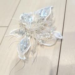 ウェディング ヘッドドレス ヘアクリップ ホワイトのサムネイル