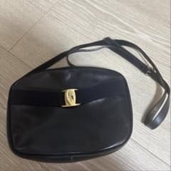 Salvatore Ferragamo ショルダーバッグ ネイビー 値段交渉可能のサムネイル