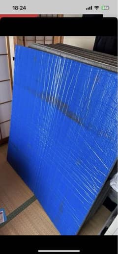 緩衝材トラック用のサムネイル