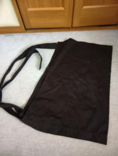 黒いロングエプロン