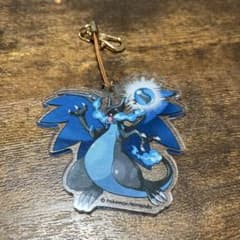 【激レア】　メガリザードンEX キーホルダー　ポケモンセンター限定 ポケモン メガリザードンX アクリルキーホルダー - メルカリ