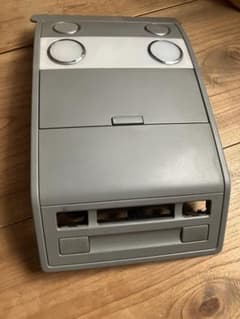 2004y トゥアレグ室内灯のサムネイル