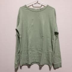 くすみグリーンロングTシャツのサムネイル