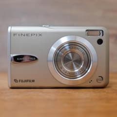 名機　フジフイルム　FINEPIX F30　富士フイルムのサムネイル