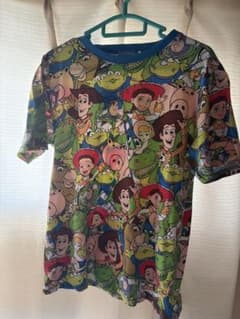 東京ディズニーリゾート トイ・ストーリー 総柄 Tシャツ Mサイズのサムネイル