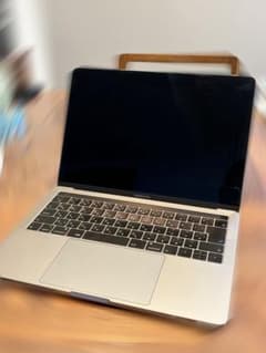 即発送！MacBook Pro 13インチ 2019 最新OS 充放電145回 本日即発送！MacBook Pro 13インチ 2019 充放電145回 - メルカリ