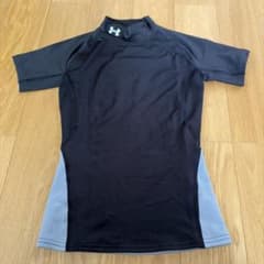 UNDER ARMOUR キッズ　アンダーシャツ 半袖 ハイネックのサムネイル