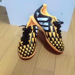 コメント下さいフットサルシューズのサムネイル