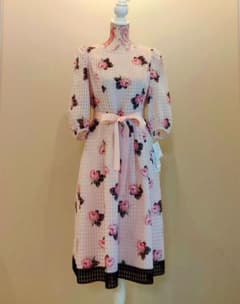 【新品タグ付き】エムズグレイシー 薔薇 ローズ柄 ワンピース 40 新品タグ付き】エムズグレイシー 薔薇 ローズ柄 ワンピース 40 - メルカリ