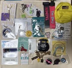 SHINee テミン　チャーム　まとめ売り　限定　銀テおまけつき　TAEMINのサムネイル