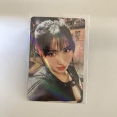 TWICEモモ READY TO BE アルバム特典トレカ キラカードのサムネイル