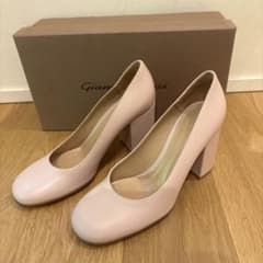 新品・未使用Gianvito Rossi ベビーピンク パンプス 24cmのサムネイル
