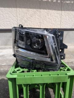 いすゞヘッドライト 右側のサムネイル