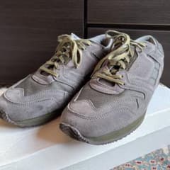 スニーカーのサムネイル