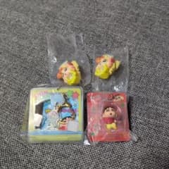 クレヨンしんちゃん ゆらゆらキーホルダー＆フィギュアセットのサムネイル