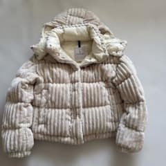 美品✨レア✨モンクレール DAOS ベルベット ダウンコート ロゴ - メルカリ