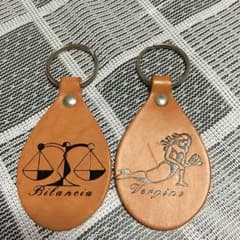 皮   キーホルダー   2個セットのサムネイル