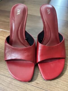 ZARA レッド サンダルのサムネイル