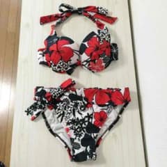 Happy Day 様専用 花柄水着のサムネイル