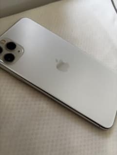 Apple iPhone 11 Pro 本体　64Gのサムネイル