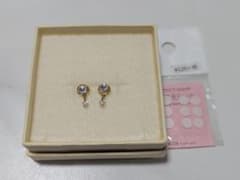 貼るだけピアス　Pippi　ピッピ　コールド系　小さめ　ラメ　揺れる　貼り替え