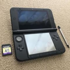3dsll 本体、タッチペン、4GBのSDカードのサムネイル