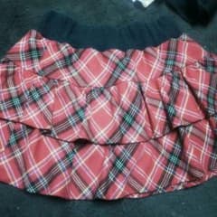 赤のチェックスカートのサムネイル