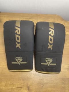RDX スパーリンググローブ KARAシリーズ　色:ゴールド　サイズ：フリーのサムネイル