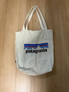 Patagonia トートバッグ　キャンパス地のサムネイル